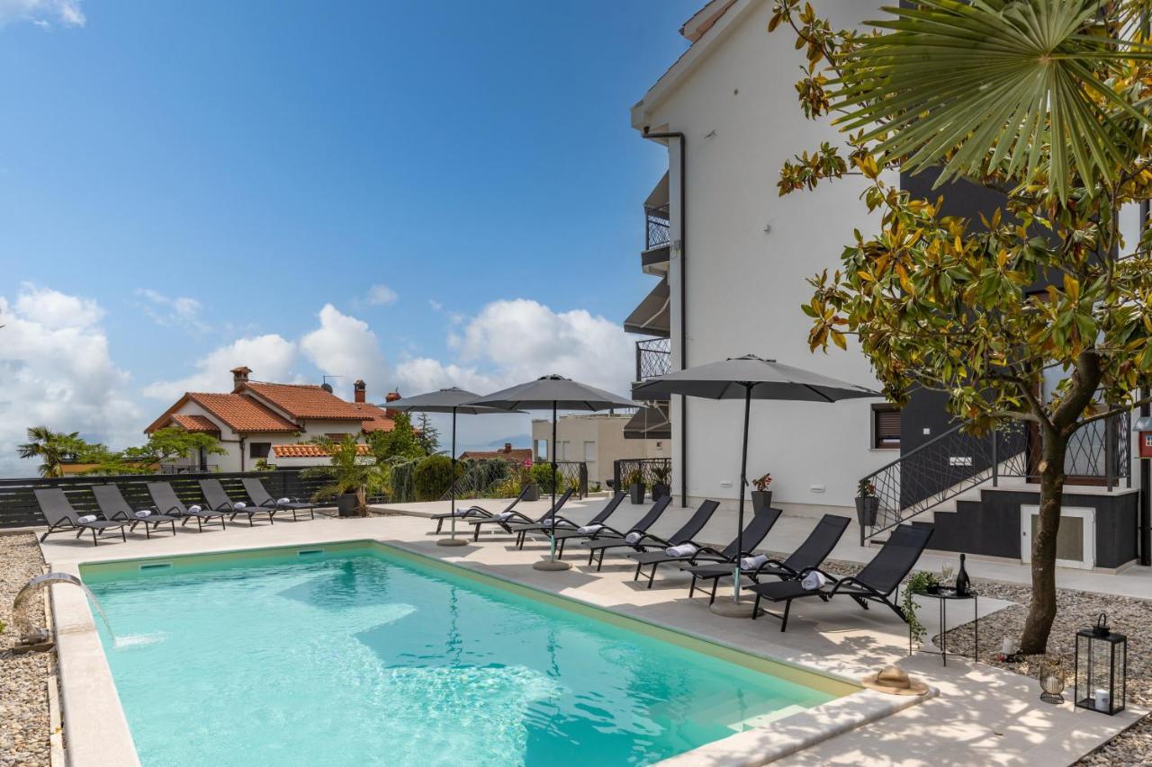 Villa Adriatic, Apartment Chiara With Sea View And Heated Swimming Pool, Free Private Parking, Ičići Eksteriør bilde