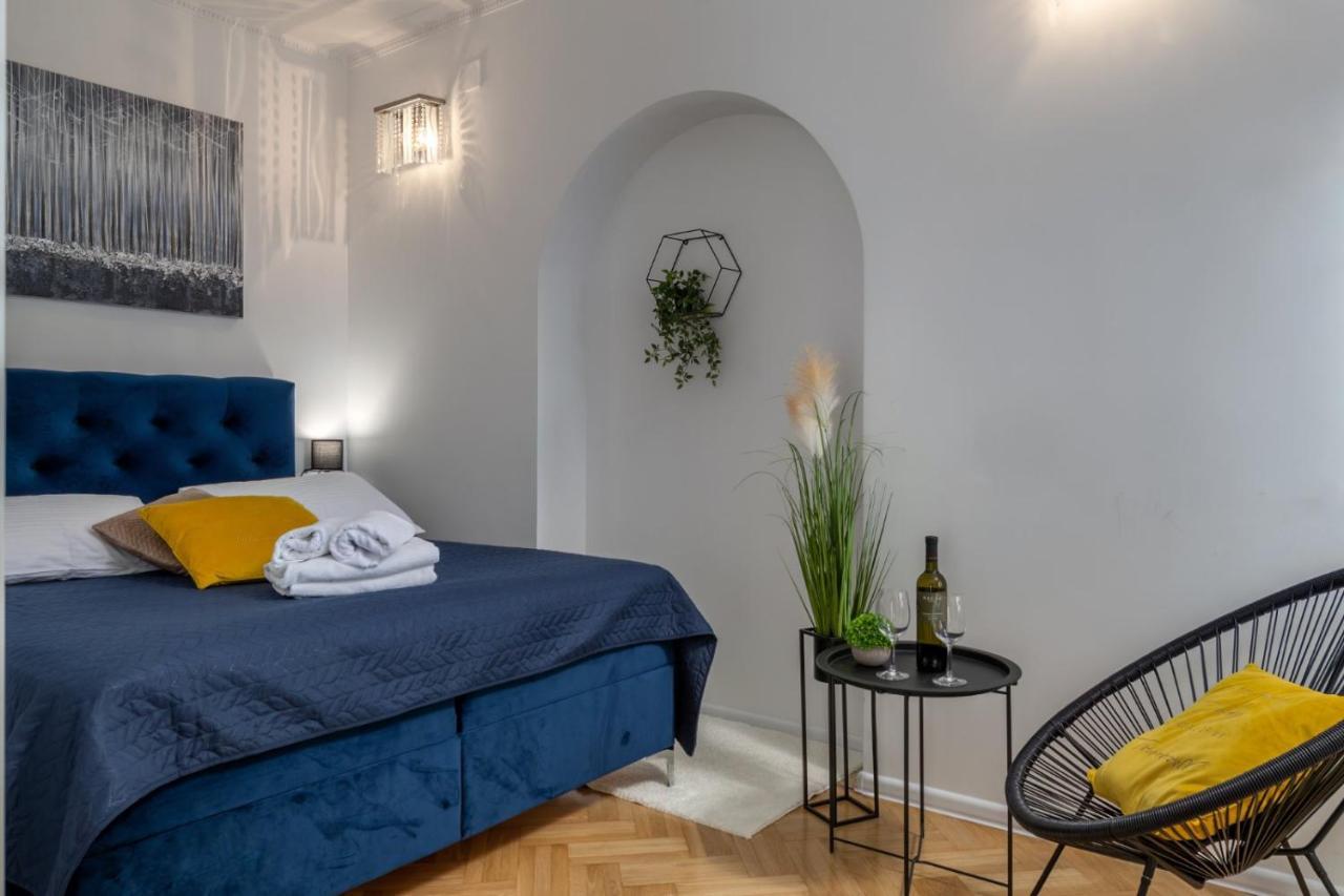 Villa Adriatic, Apartment Chiara With Sea View And Heated Swimming Pool, Free Private Parking, Ičići Eksteriør bilde